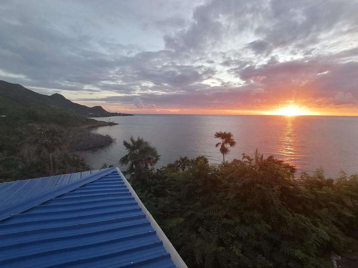 321 Surprise Beach House And Glamping Providencia Island Esterno foto