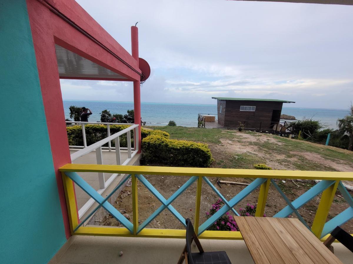 321 Surprise Beach House And Glamping Providencia Island Esterno foto